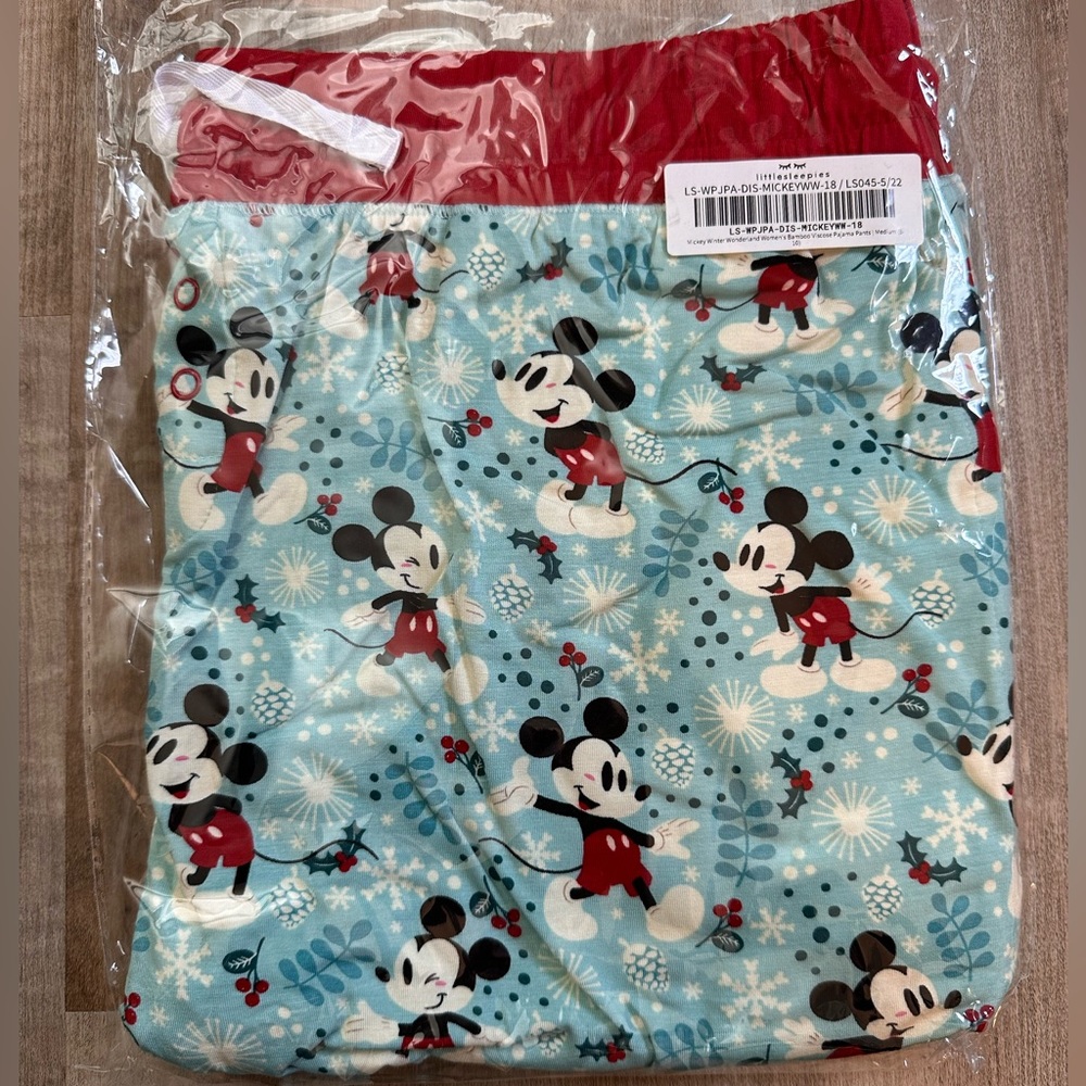 Little Sleepies Mickey Winter Wonderland, Women’s Medium Joggers